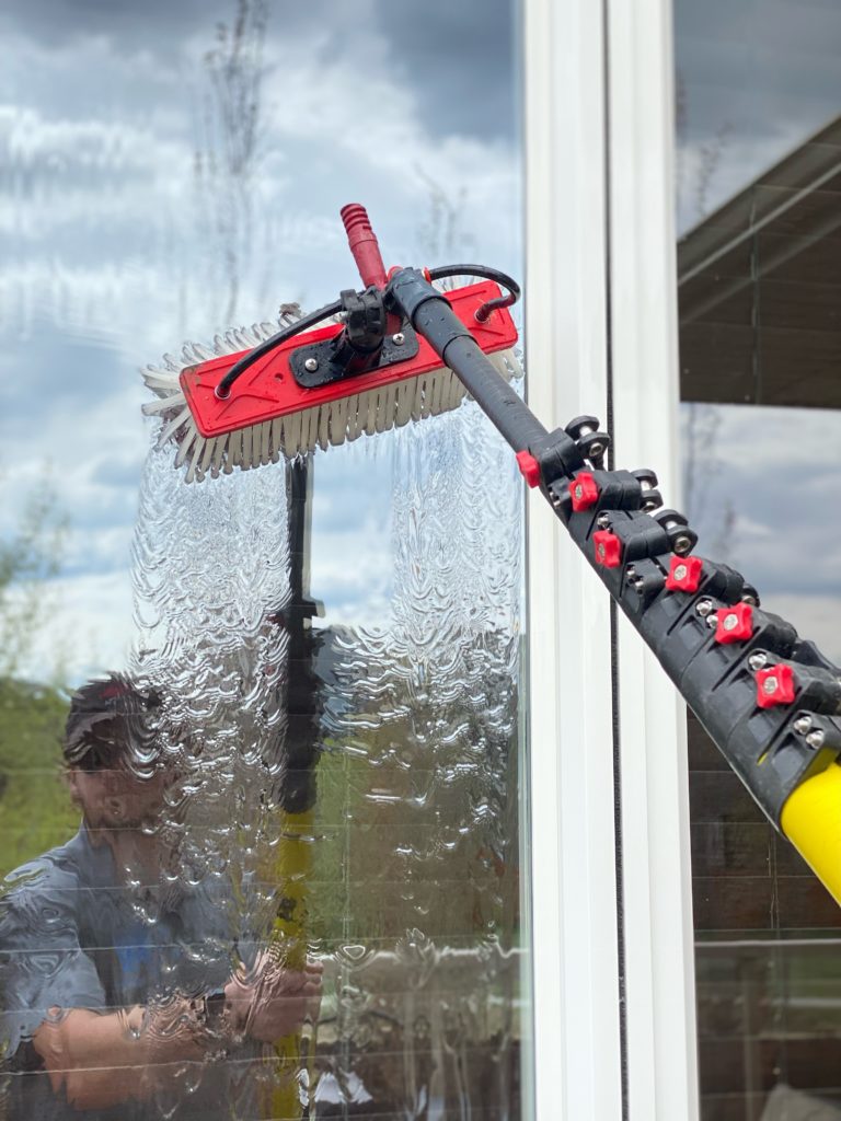 Pure water window cleaning